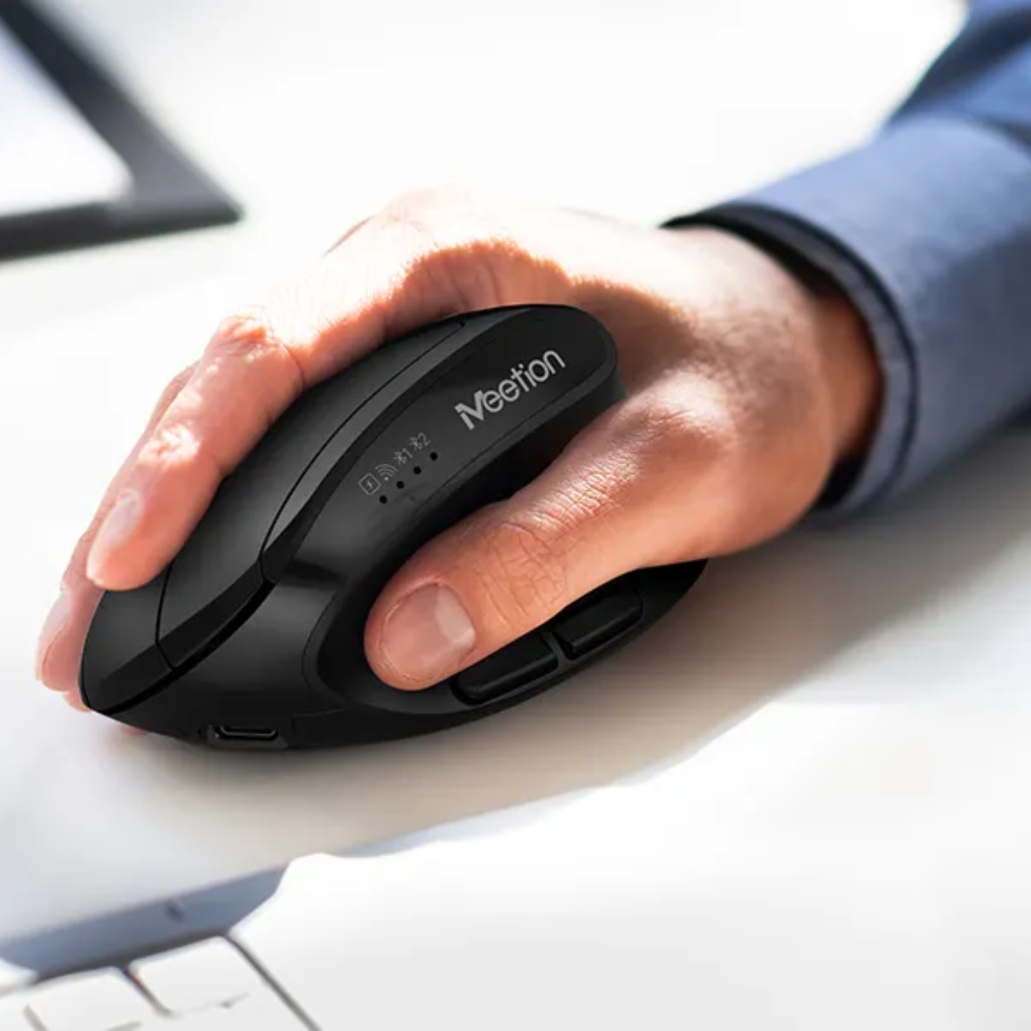 ERGONOMIC WIRELESS MOUSE - DUAL MODE ( BTM008)